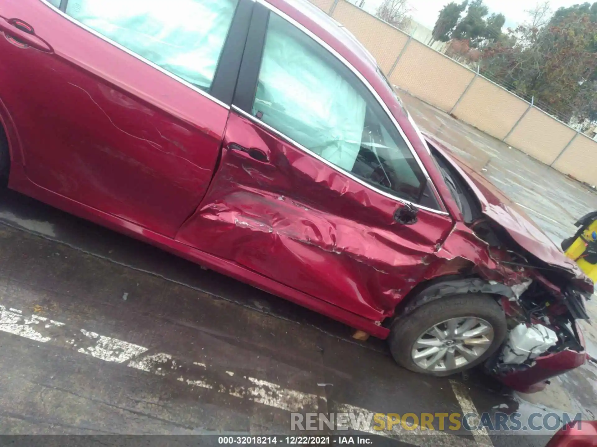 6 Photograph of a damaged car 4T1B11HK0KU843351 TOYOTA CAMRY 2019