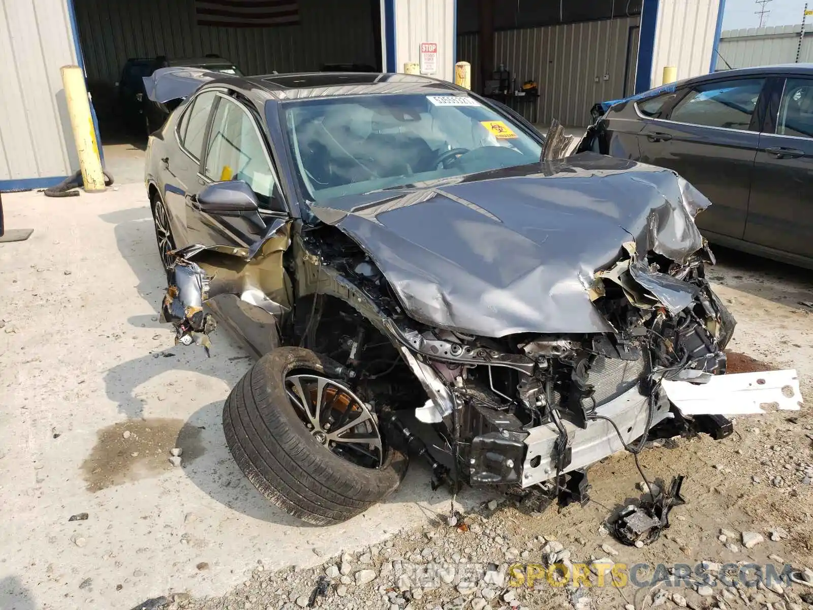 1 Photograph of a damaged car 4T1B11HK0KU844063 TOYOTA CAMRY 2019