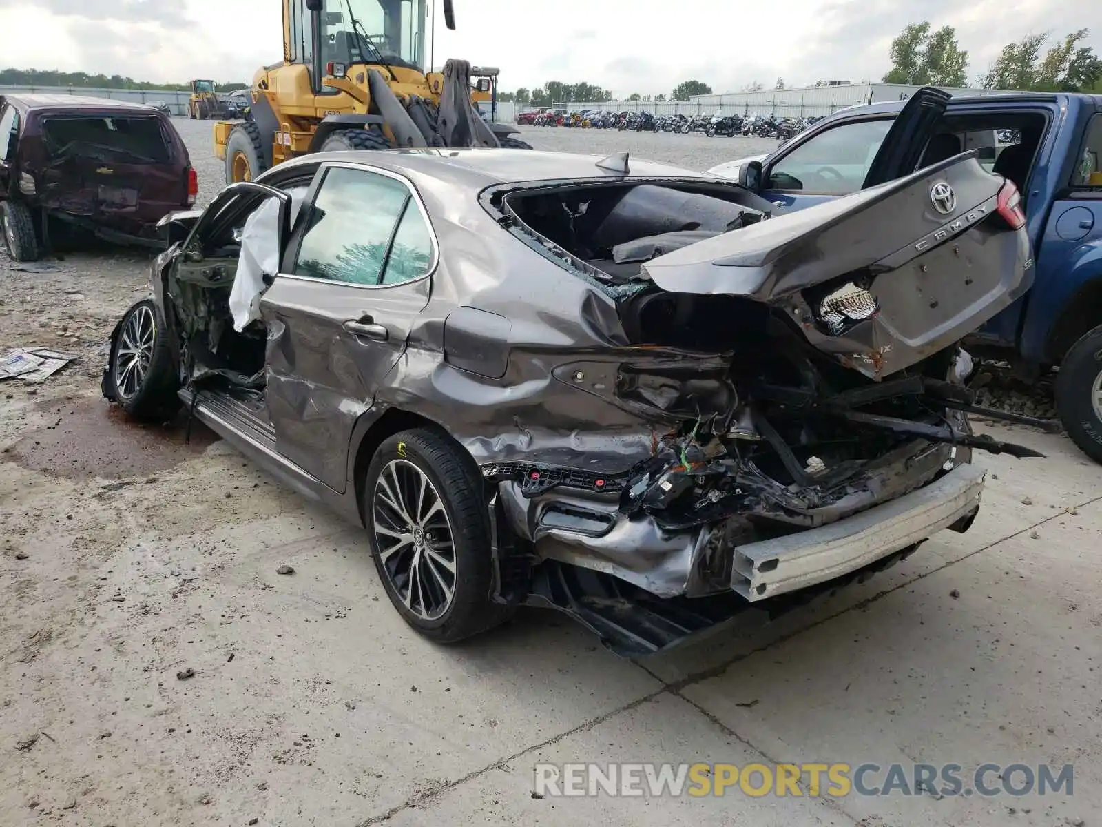 3 Photograph of a damaged car 4T1B11HK0KU844063 TOYOTA CAMRY 2019