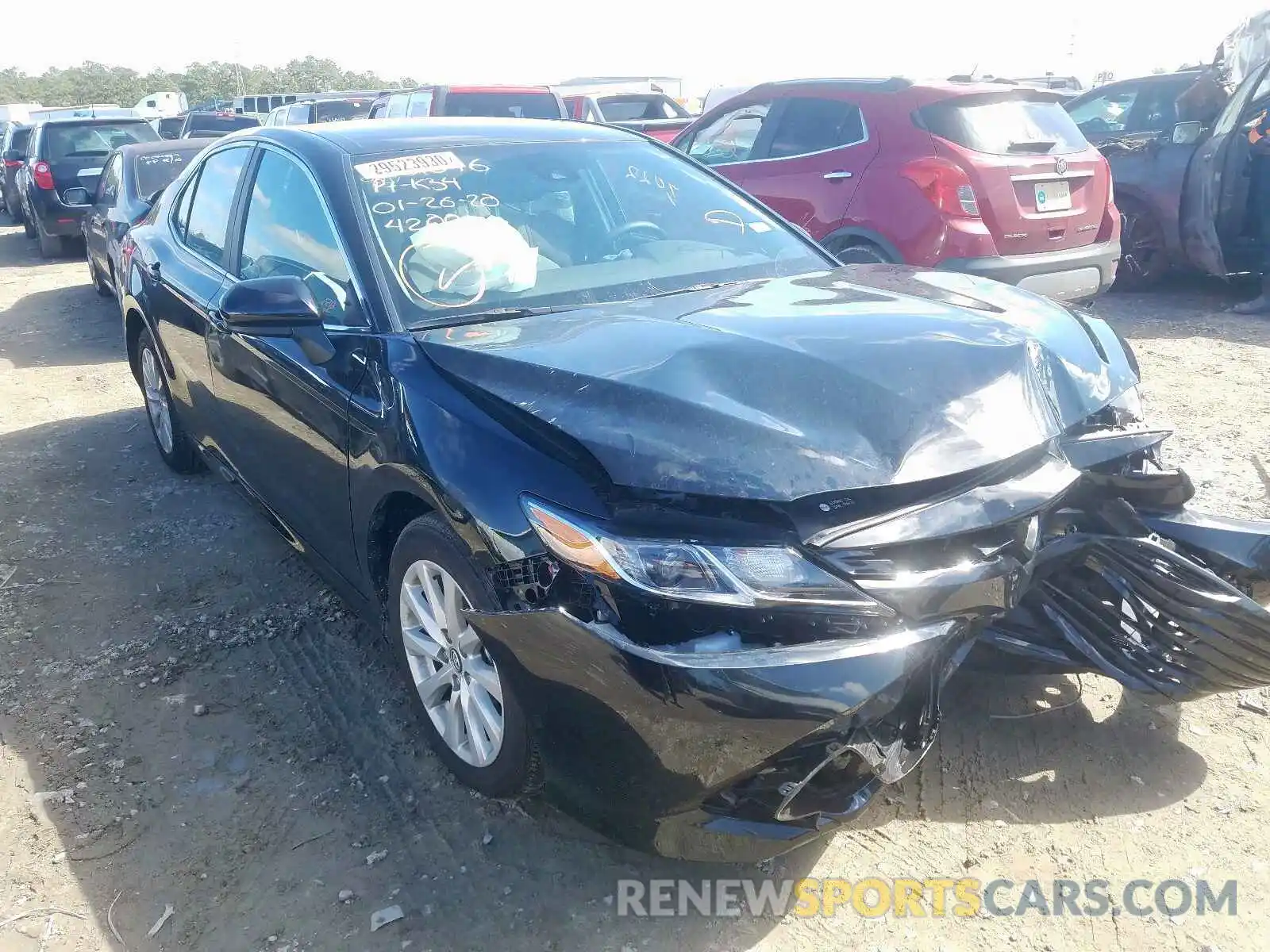 1 Photograph of a damaged car 4T1B11HK0KU844208 TOYOTA CAMRY 2019