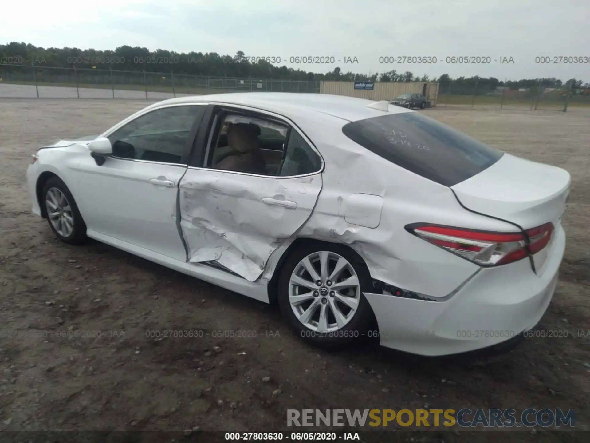 3 Photograph of a damaged car 4T1B11HK0KU844595 TOYOTA CAMRY 2019