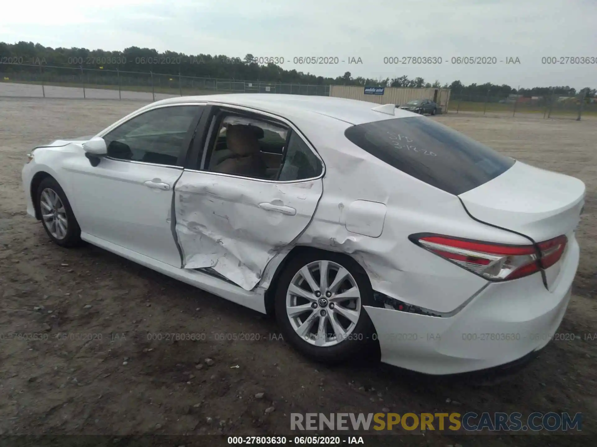 6 Photograph of a damaged car 4T1B11HK0KU844595 TOYOTA CAMRY 2019