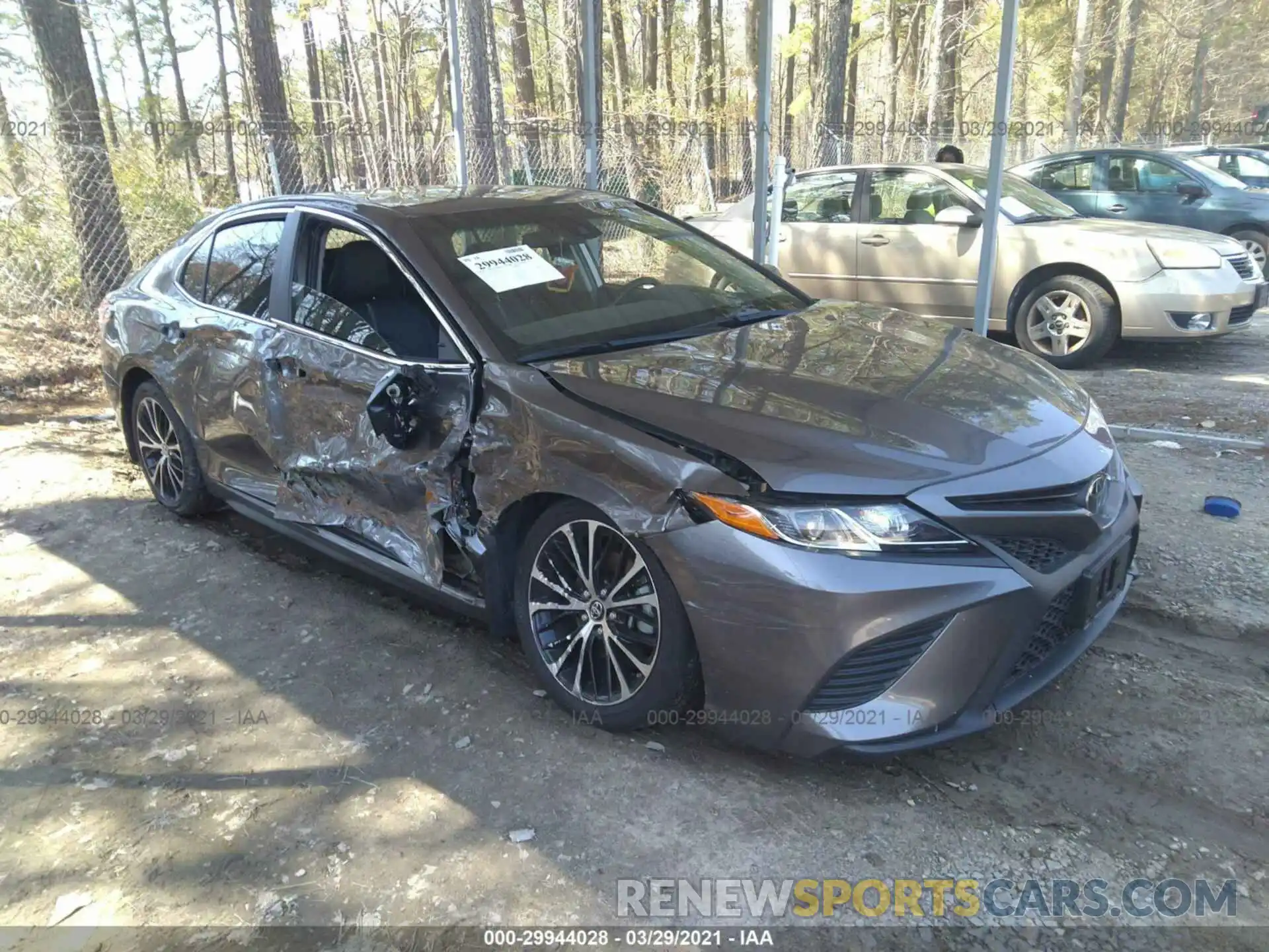 1 Photograph of a damaged car 4T1B11HK0KU847027 TOYOTA CAMRY 2019