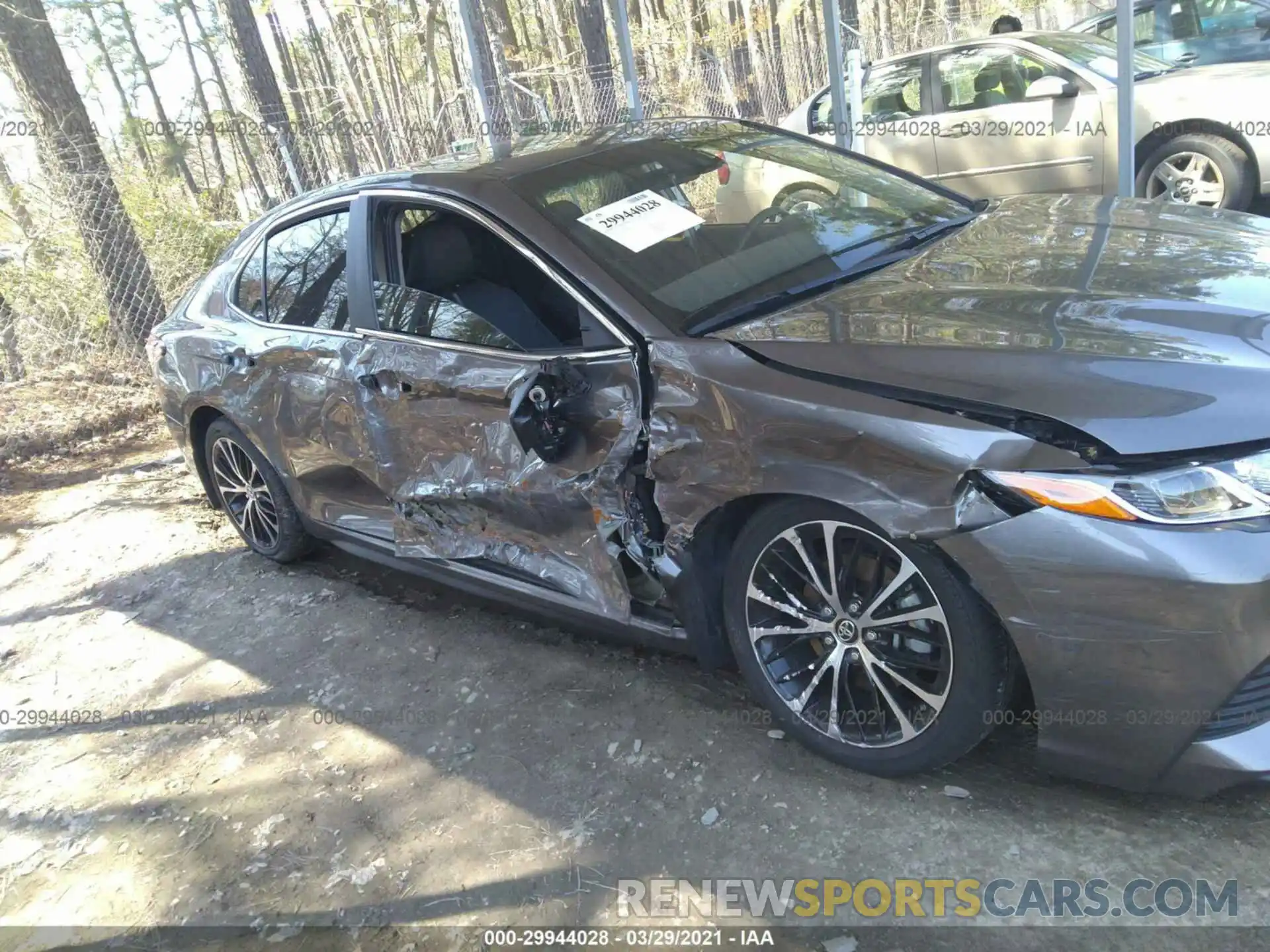 6 Photograph of a damaged car 4T1B11HK0KU847027 TOYOTA CAMRY 2019