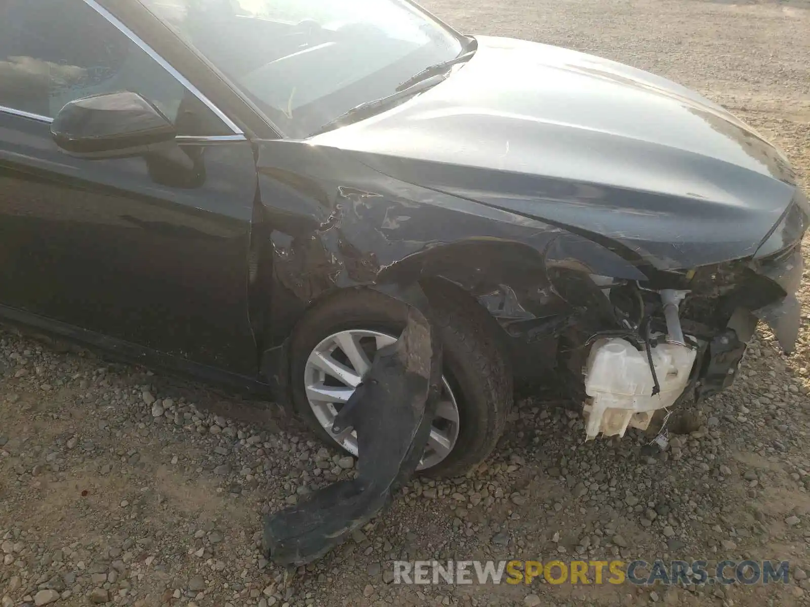 9 Photograph of a damaged car 4T1B11HK0KU847089 TOYOTA CAMRY 2019