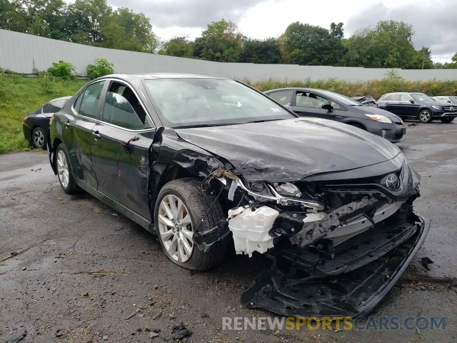 1 Photograph of a damaged car 4T1B11HK0KU849098 TOYOTA CAMRY 2019