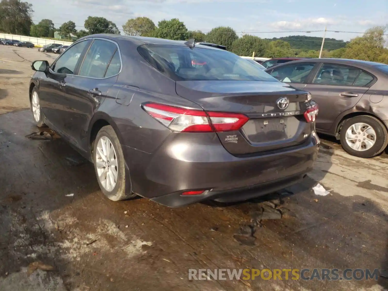 3 Photograph of a damaged car 4T1B11HK0KU849621 TOYOTA CAMRY 2019