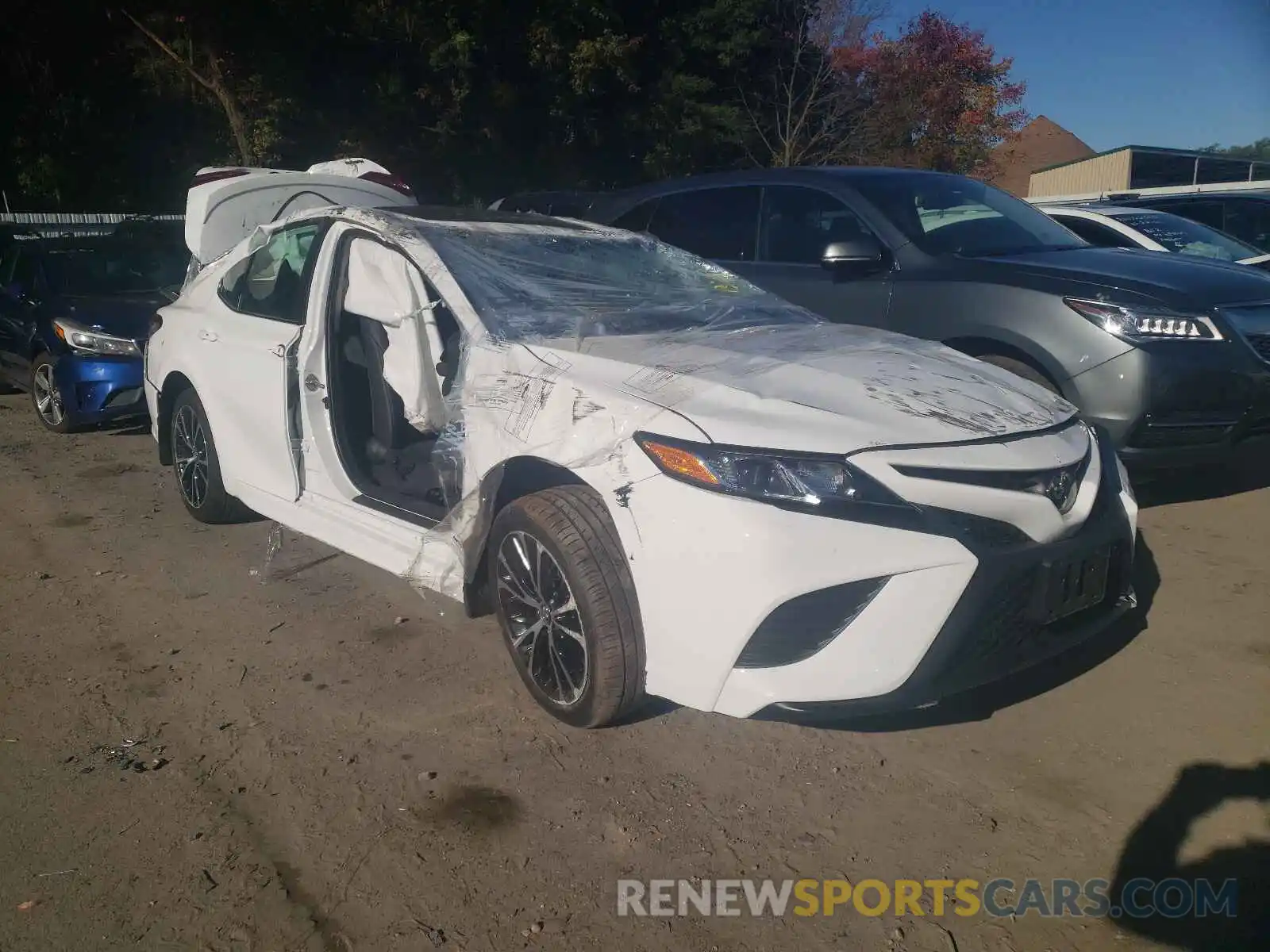 1 Photograph of a damaged car 4T1B11HK0KU850963 TOYOTA CAMRY 2019