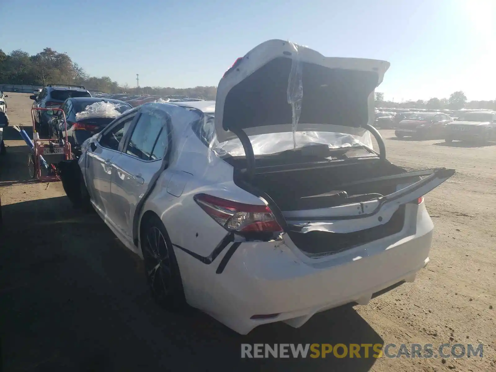 3 Photograph of a damaged car 4T1B11HK0KU850963 TOYOTA CAMRY 2019