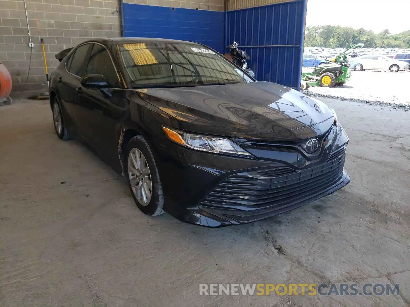 1 Photograph of a damaged car 4T1B11HK0KU852759 TOYOTA CAMRY 2019