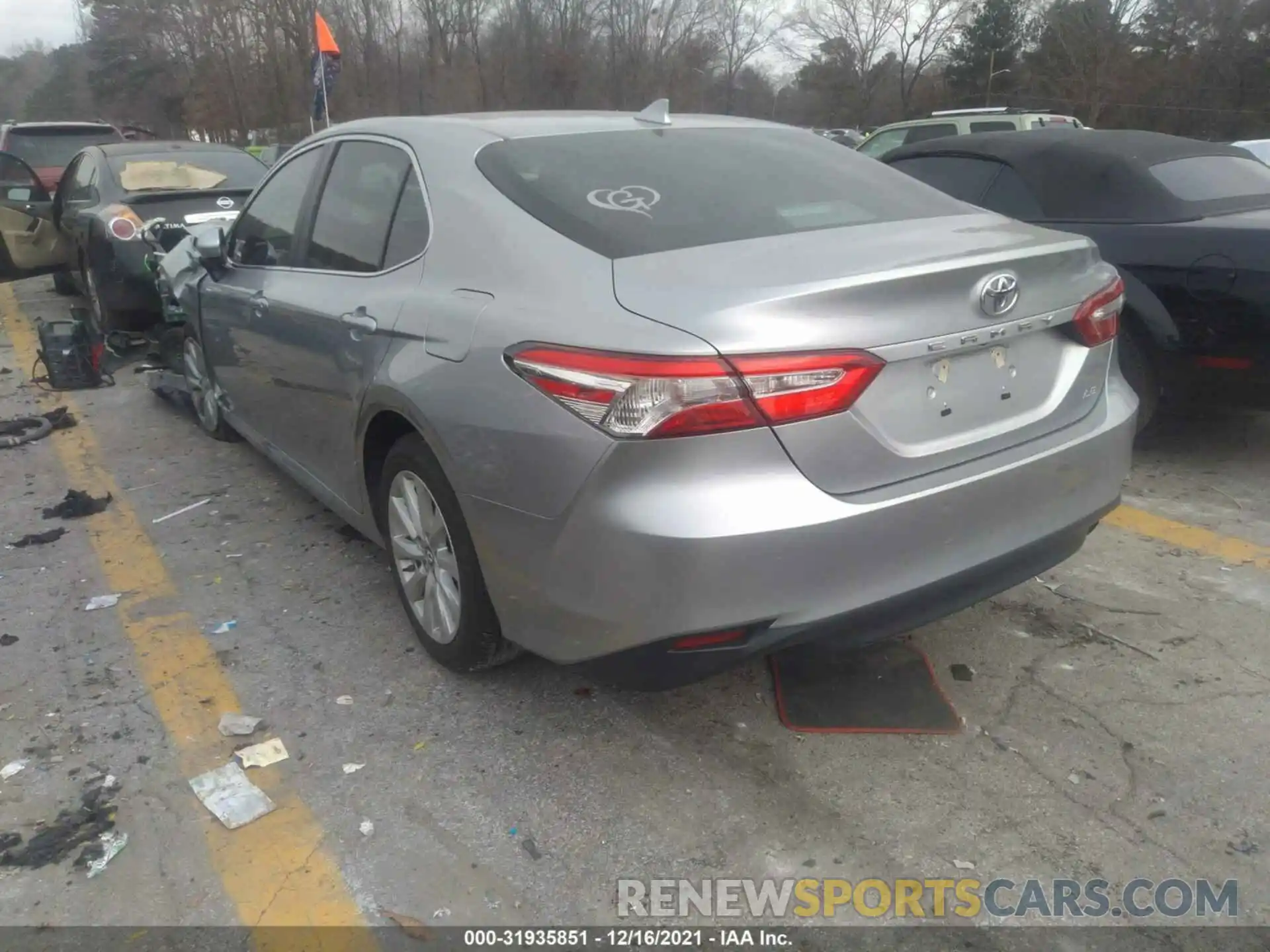 3 Photograph of a damaged car 4T1B11HK0KU852910 TOYOTA CAMRY 2019