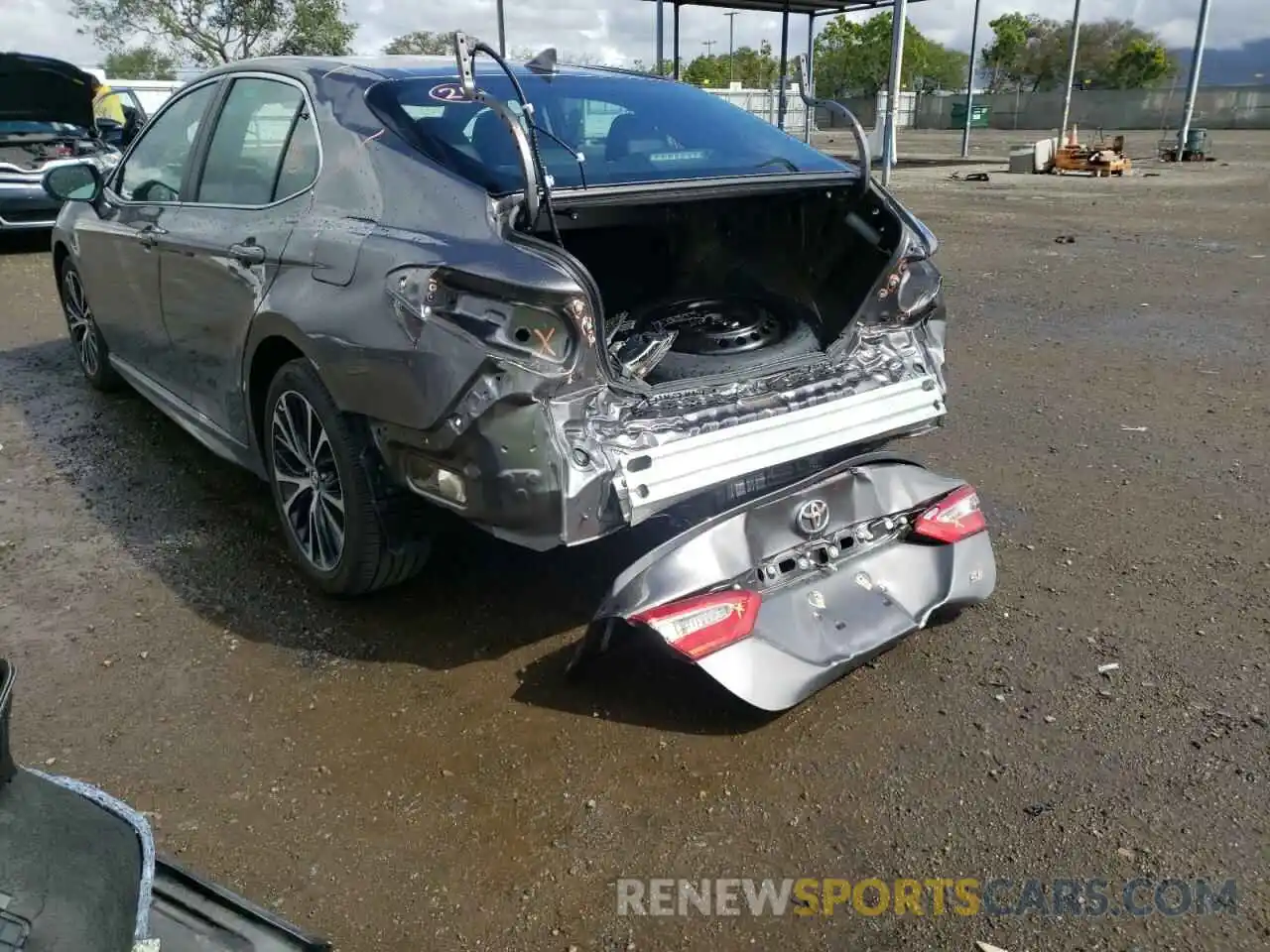 3 Photograph of a damaged car 4T1B11HK0KU852924 TOYOTA CAMRY 2019