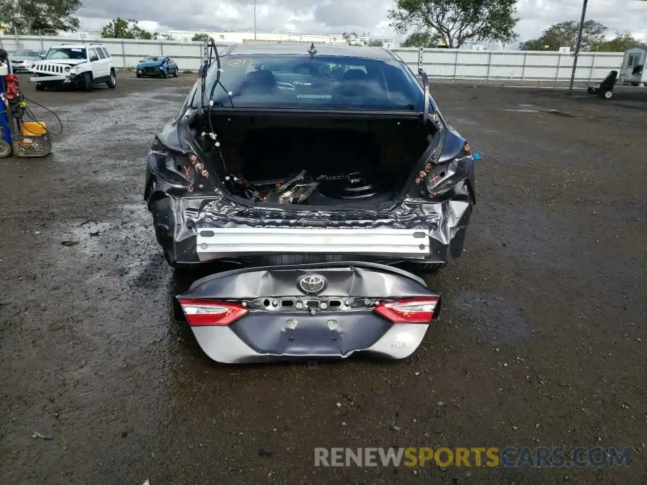 9 Photograph of a damaged car 4T1B11HK0KU852924 TOYOTA CAMRY 2019