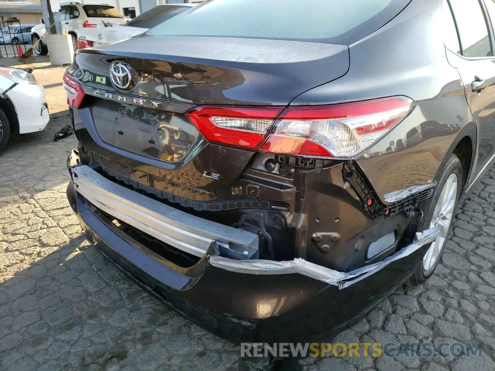 9 Photograph of a damaged car 4T1B11HK0KU856195 TOYOTA CAMRY 2019