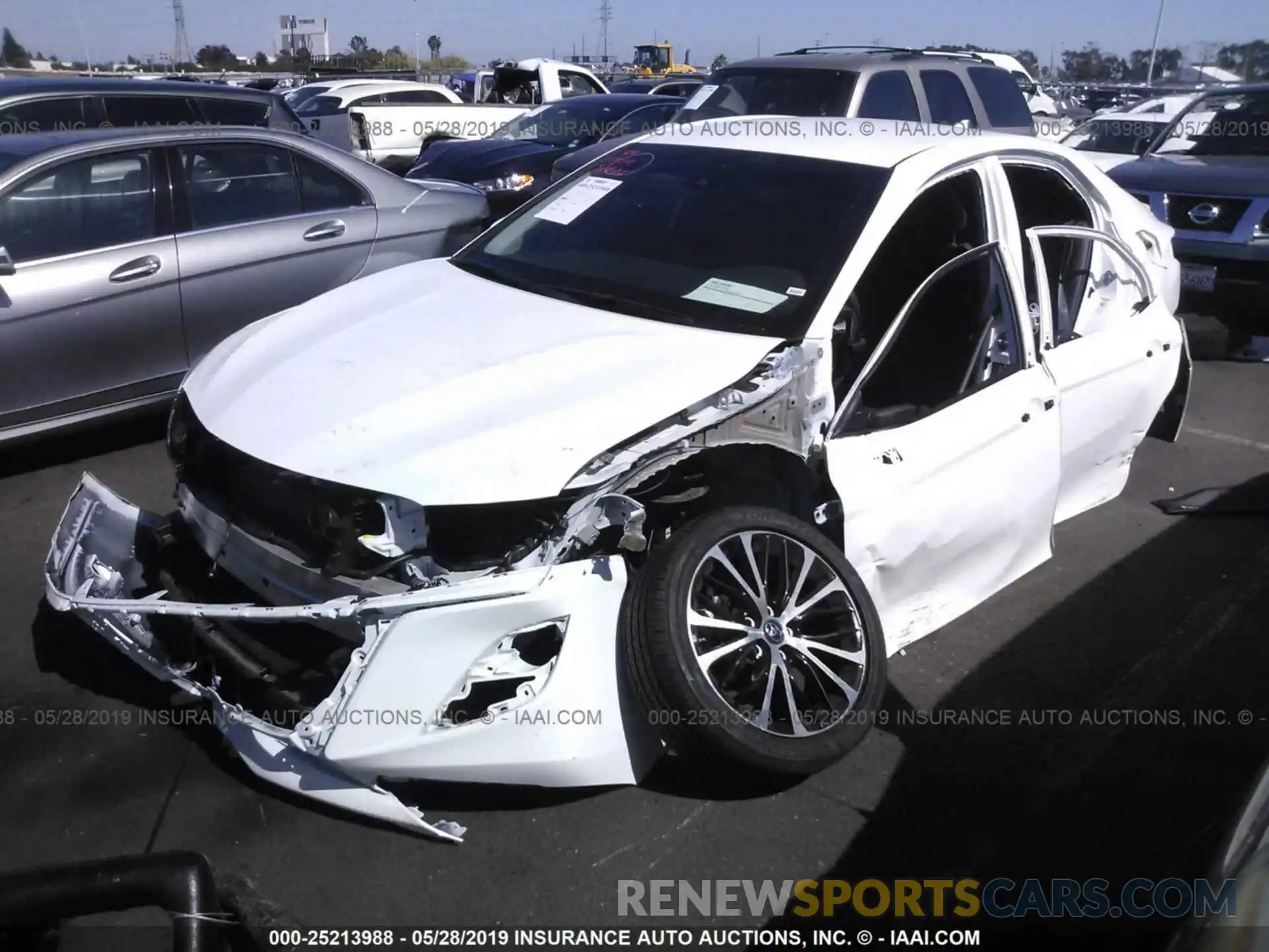 2 Photograph of a damaged car 4T1B11HK1KU162289 TOYOTA CAMRY 2019