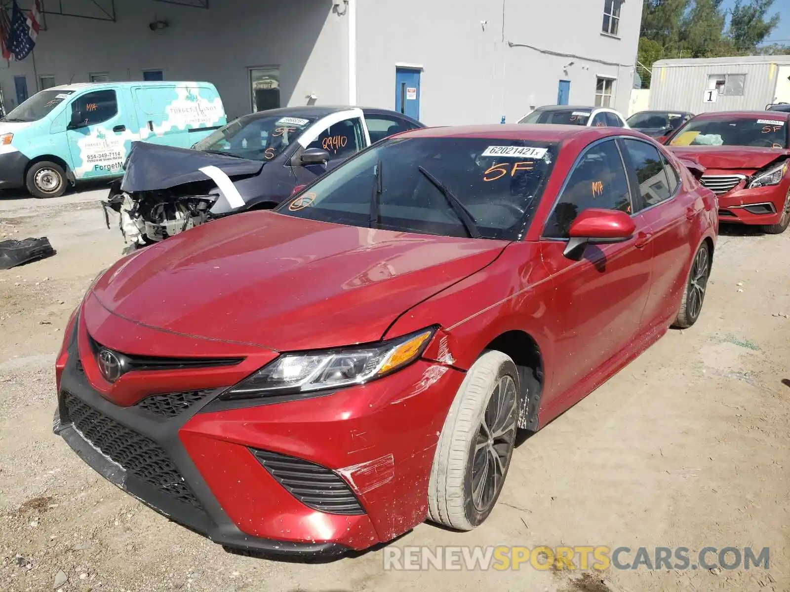 2 Photograph of a damaged car 4T1B11HK1KU162910 TOYOTA CAMRY 2019