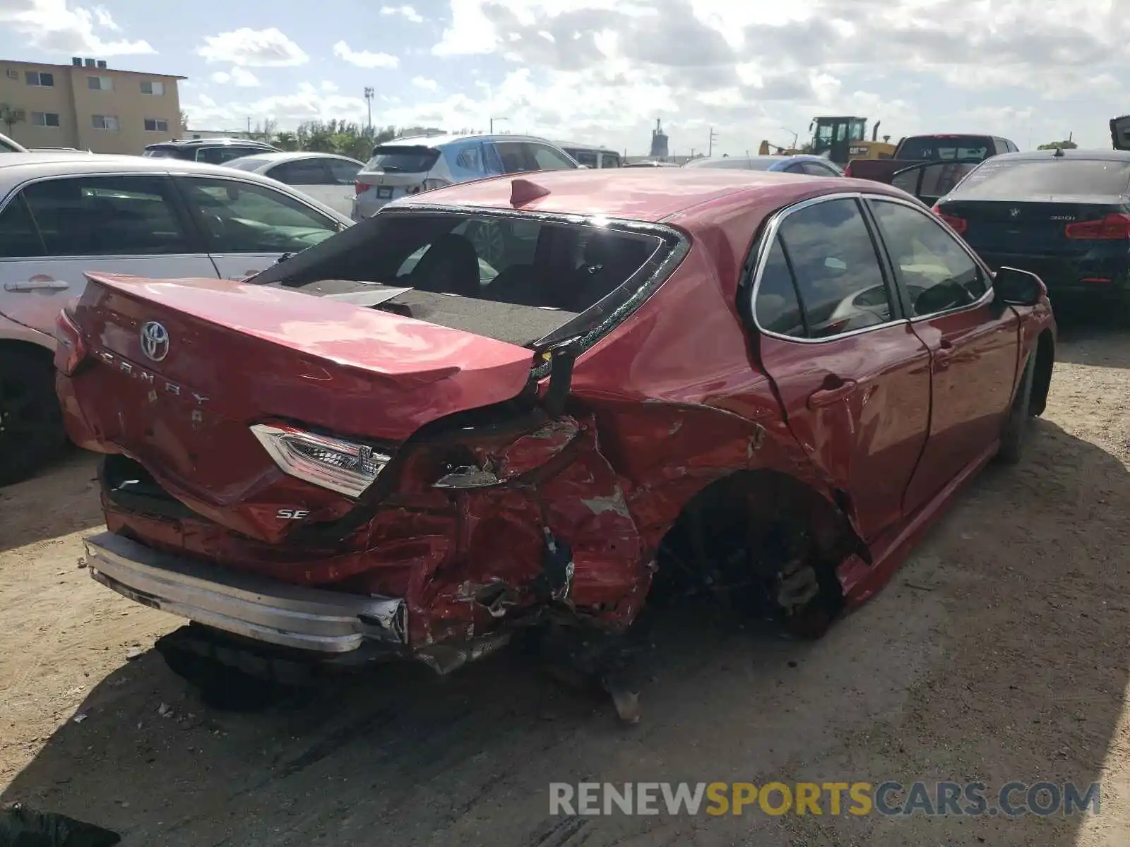 4 Photograph of a damaged car 4T1B11HK1KU162910 TOYOTA CAMRY 2019