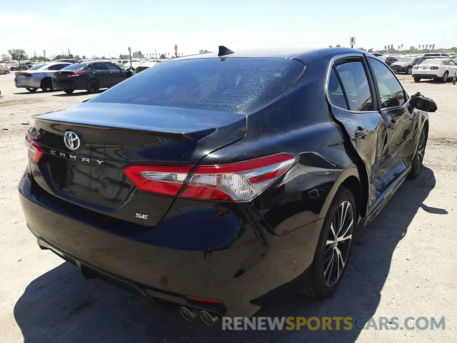 4 Photograph of a damaged car 4T1B11HK1KU163619 TOYOTA CAMRY 2019