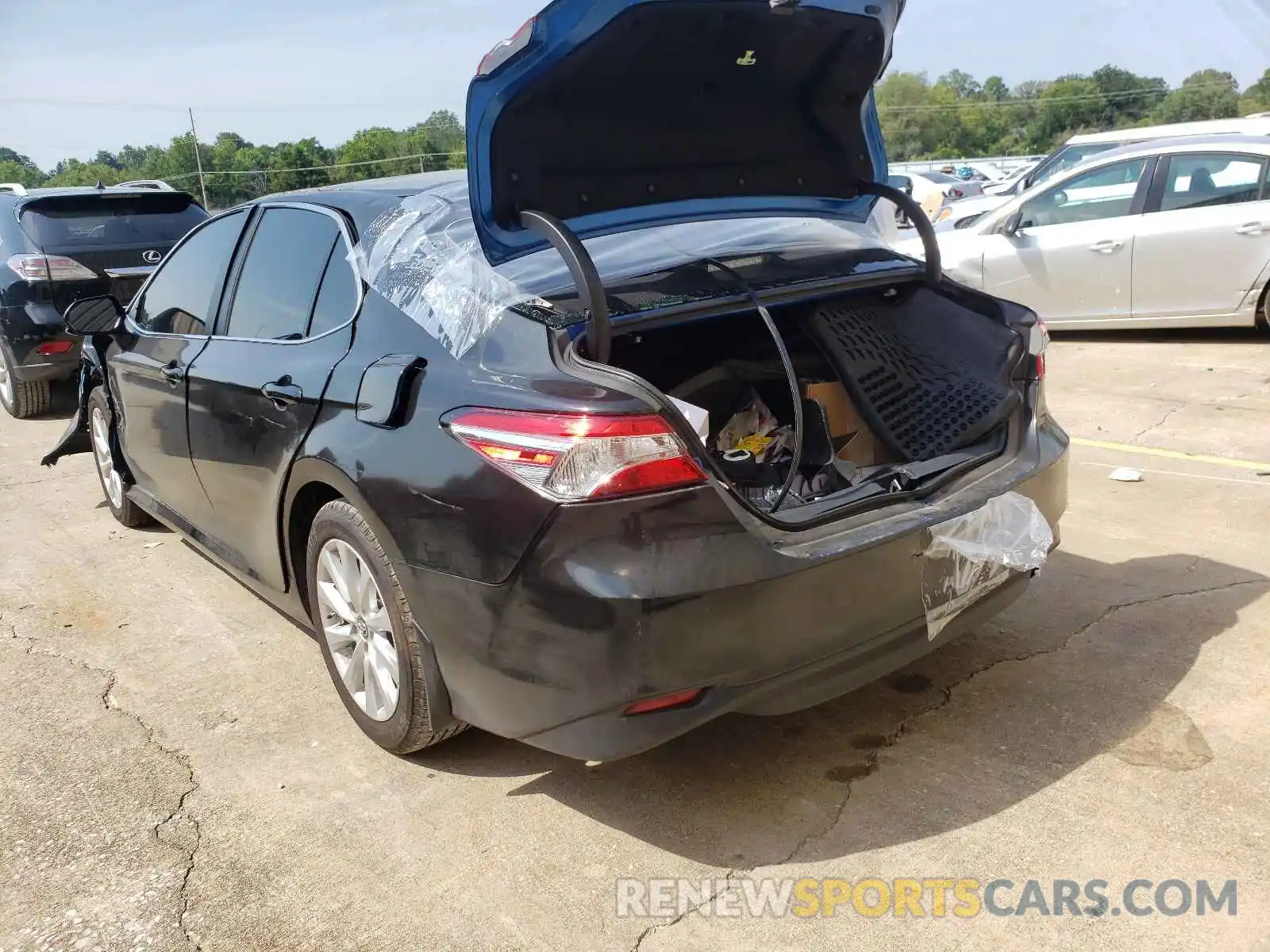 3 Photograph of a damaged car 4T1B11HK1KU163832 TOYOTA CAMRY 2019