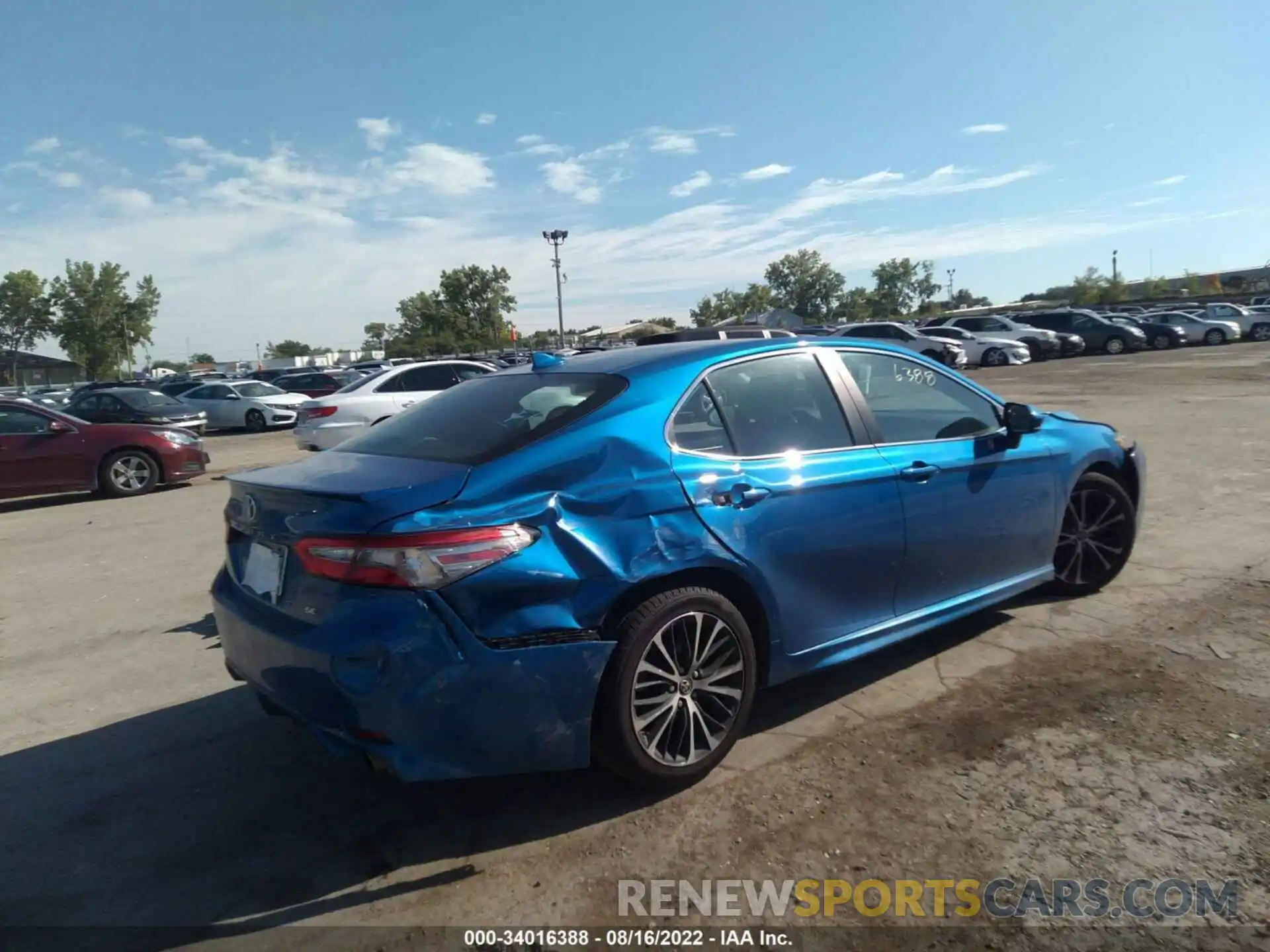 4 Photograph of a damaged car 4T1B11HK1KU164320 TOYOTA CAMRY 2019