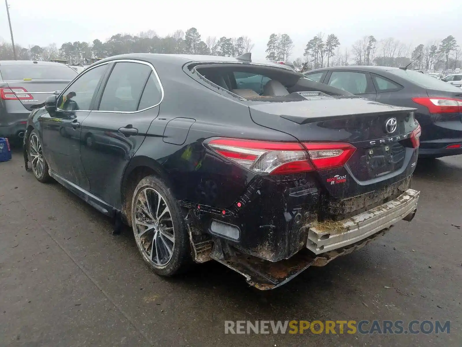 3 Photograph of a damaged car 4T1B11HK1KU164978 TOYOTA CAMRY 2019