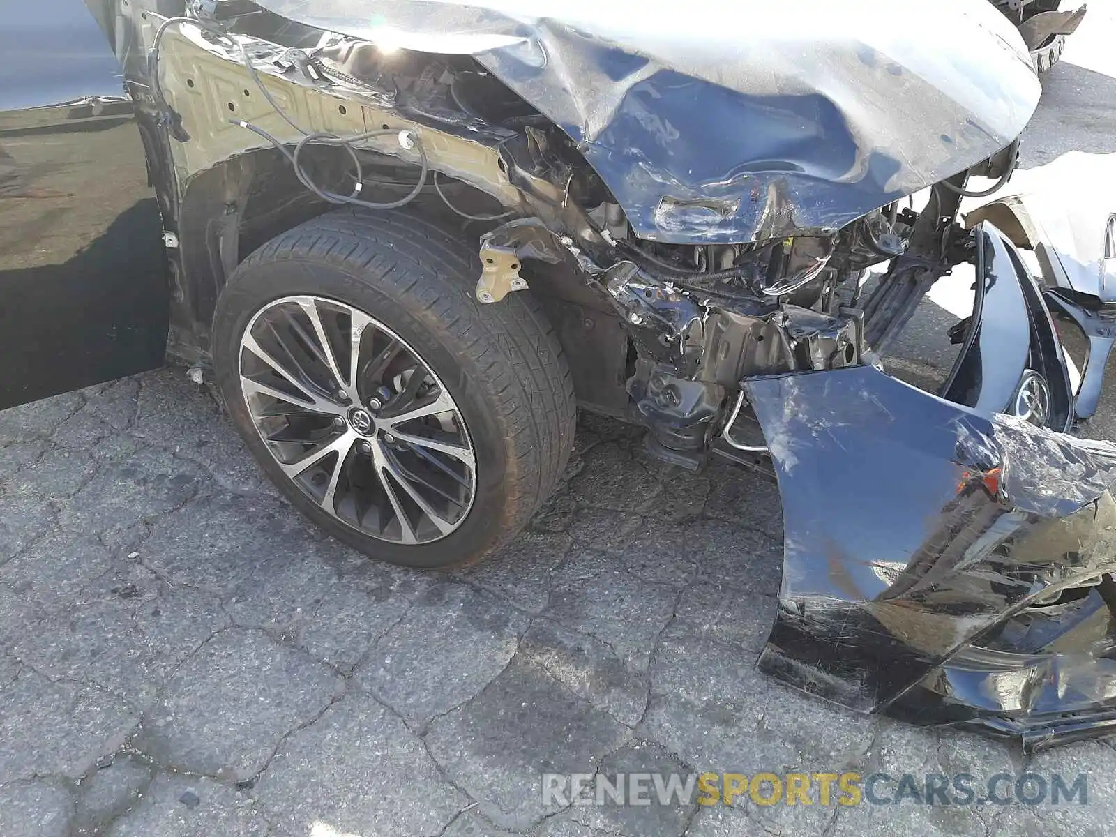 9 Photograph of a damaged car 4T1B11HK1KU165399 TOYOTA CAMRY 2019