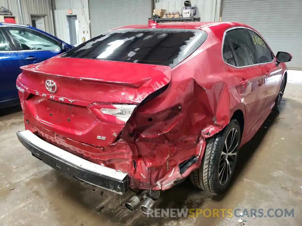 4 Photograph of a damaged car 4T1B11HK1KU166567 TOYOTA CAMRY 2019