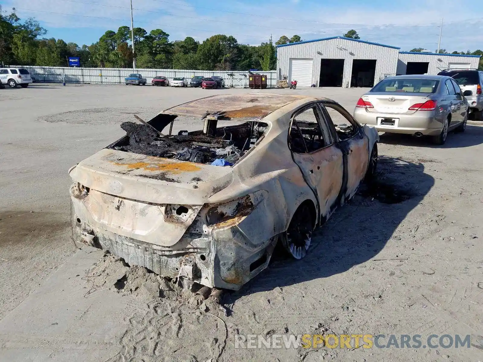 4 Photograph of a damaged car 4T1B11HK1KU167508 TOYOTA CAMRY 2019