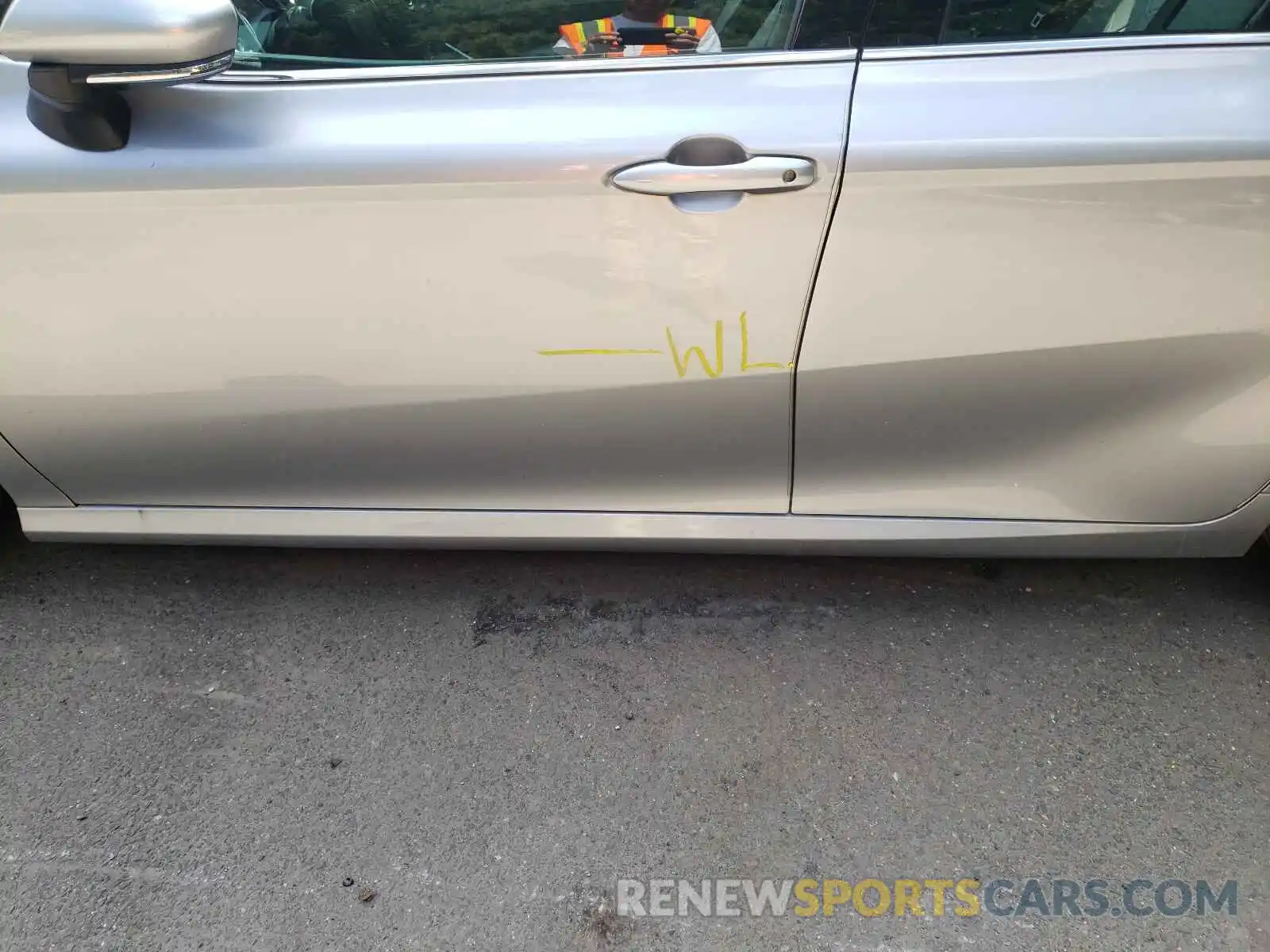 9 Photograph of a damaged car 4T1B11HK1KU169064 TOYOTA CAMRY 2019