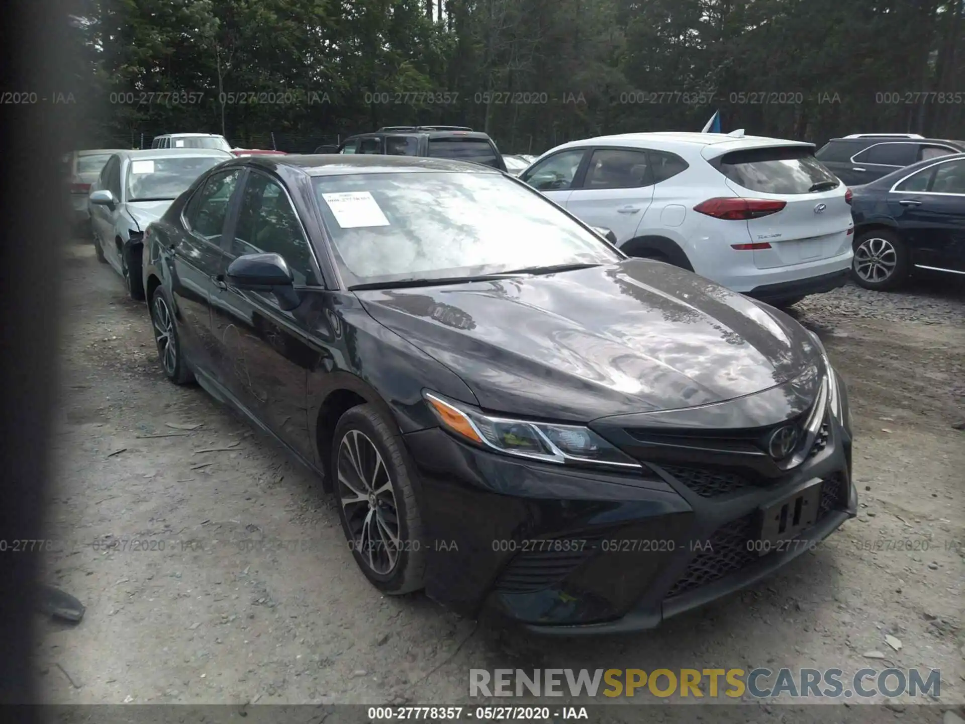 1 Photograph of a damaged car 4T1B11HK1KU172742 TOYOTA CAMRY 2019