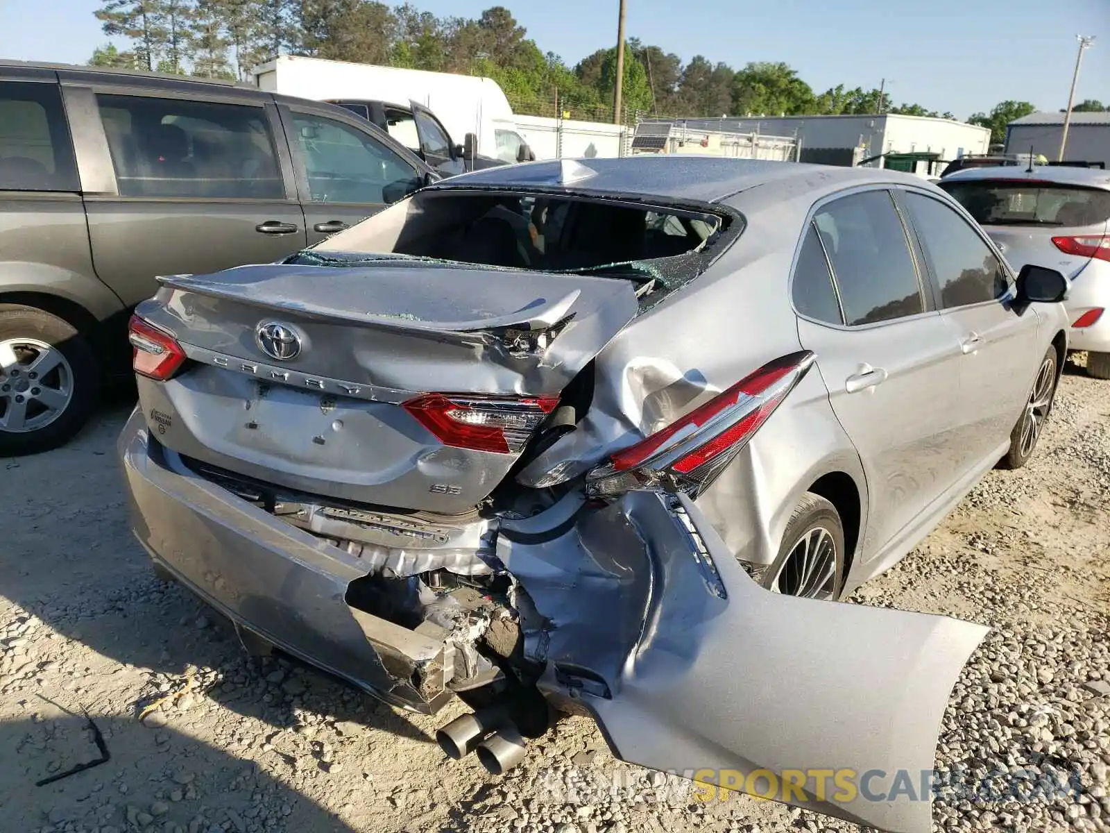 4 Photograph of a damaged car 4T1B11HK1KU176189 TOYOTA CAMRY 2019