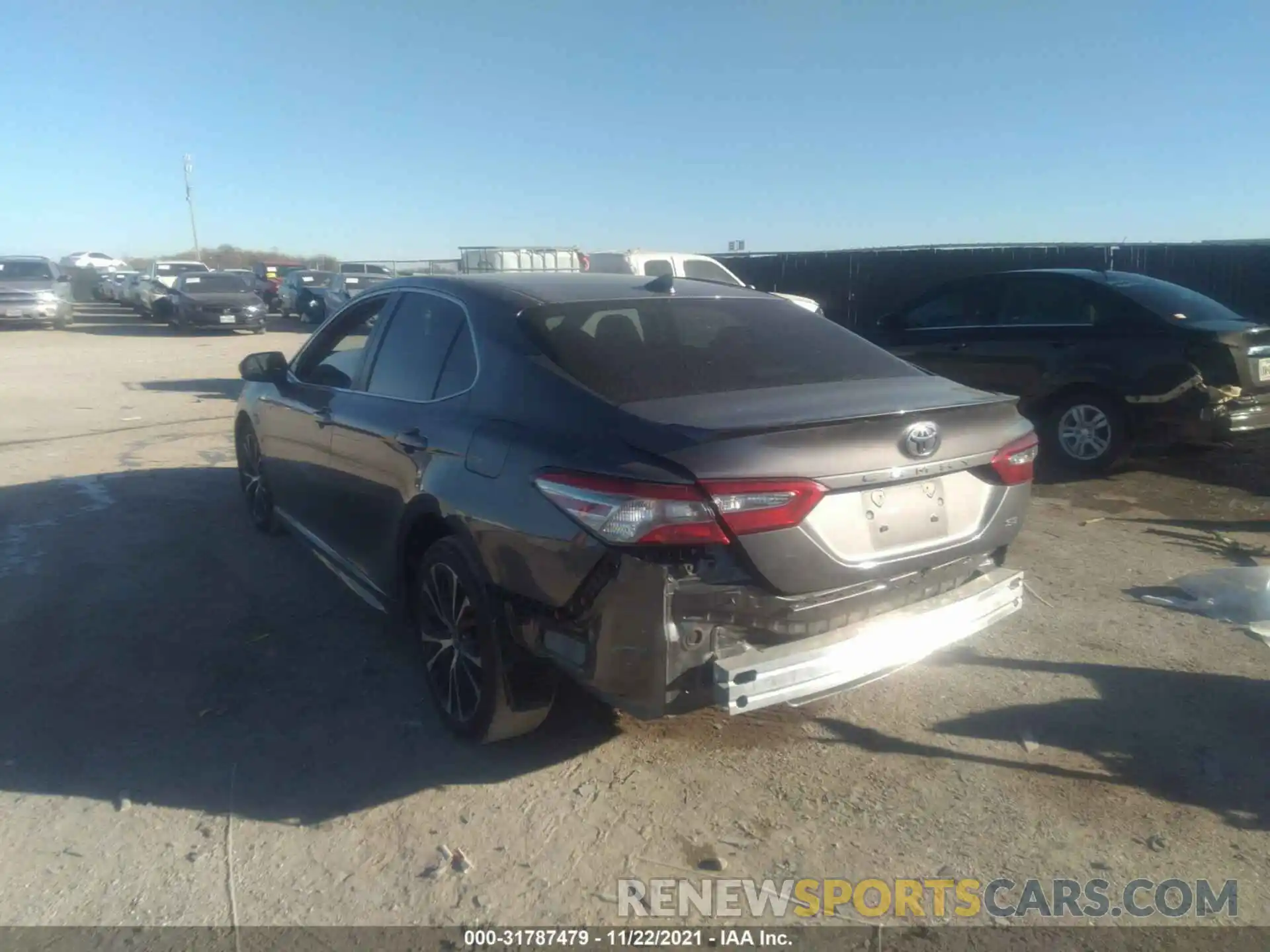 3 Photograph of a damaged car 4T1B11HK1KU176418 TOYOTA CAMRY 2019