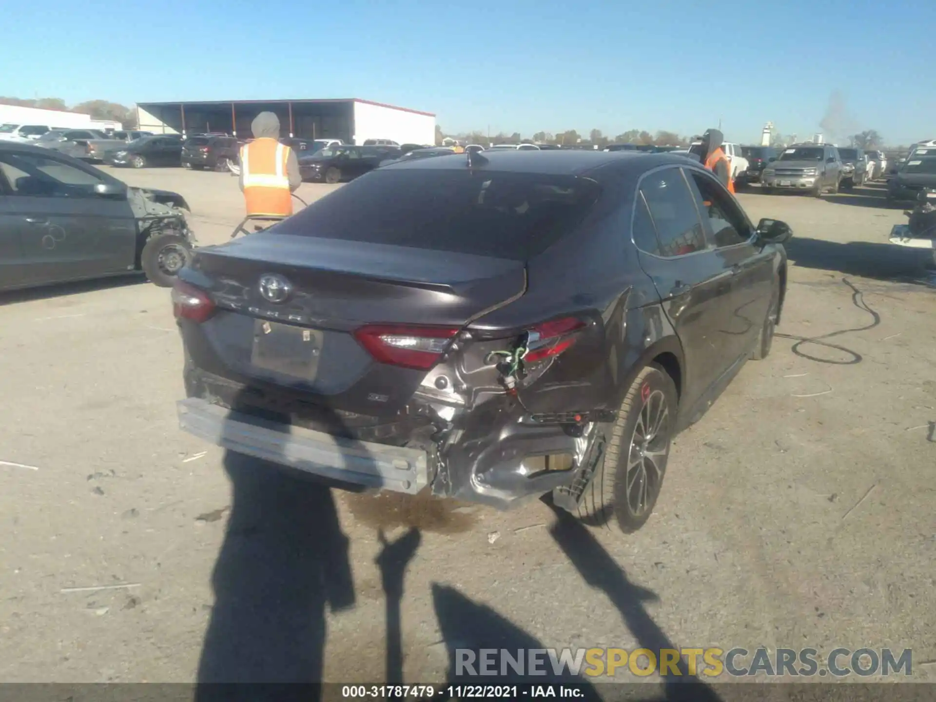 4 Photograph of a damaged car 4T1B11HK1KU176418 TOYOTA CAMRY 2019