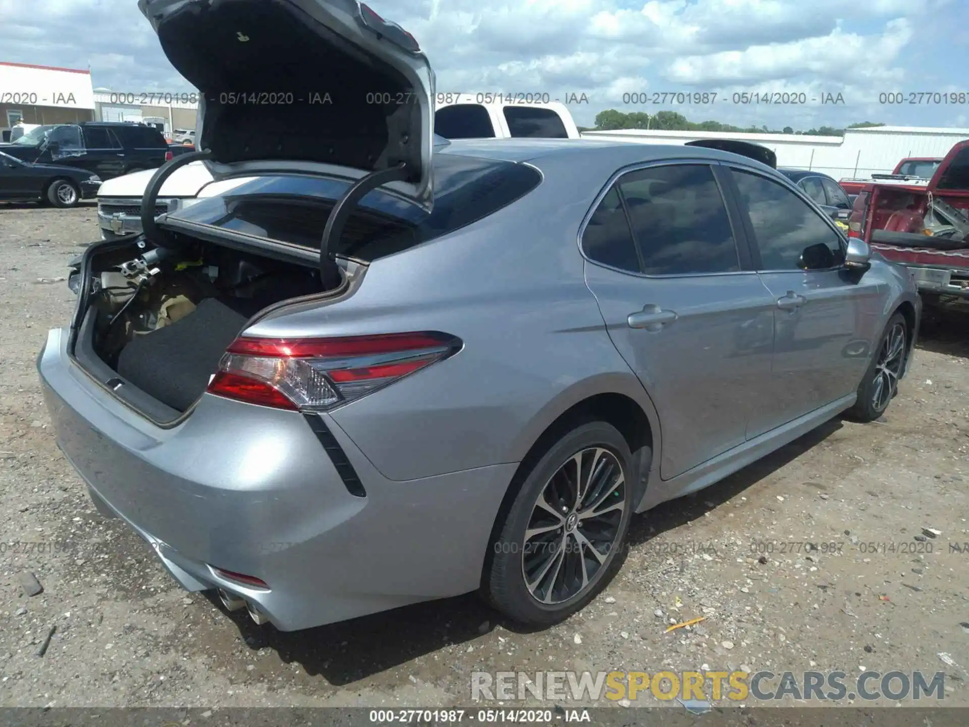 4 Photograph of a damaged car 4T1B11HK1KU180615 TOYOTA CAMRY 2019