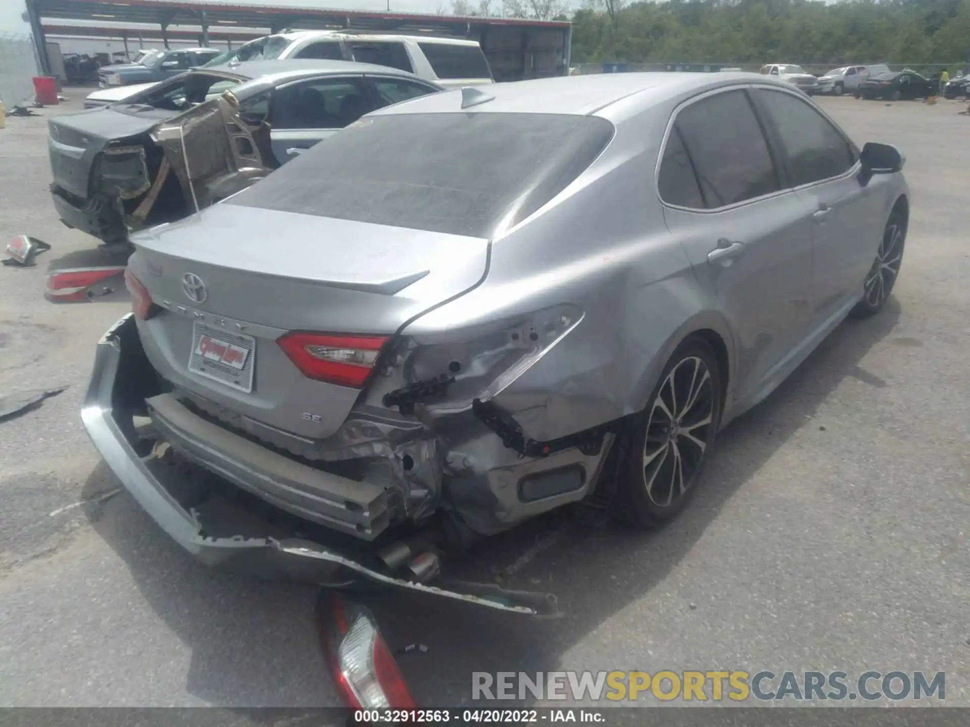 4 Photograph of a damaged car 4T1B11HK1KU181098 TOYOTA CAMRY 2019