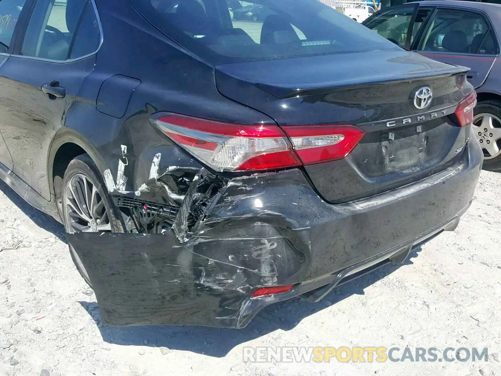 9 Photograph of a damaged car 4T1B11HK1KU182459 TOYOTA CAMRY 2019