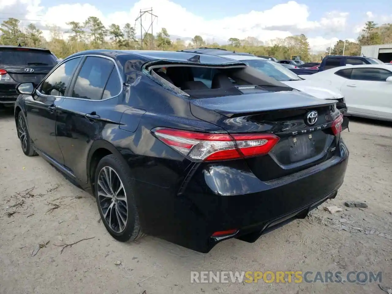 3 Photograph of a damaged car 4T1B11HK1KU183935 TOYOTA CAMRY 2019