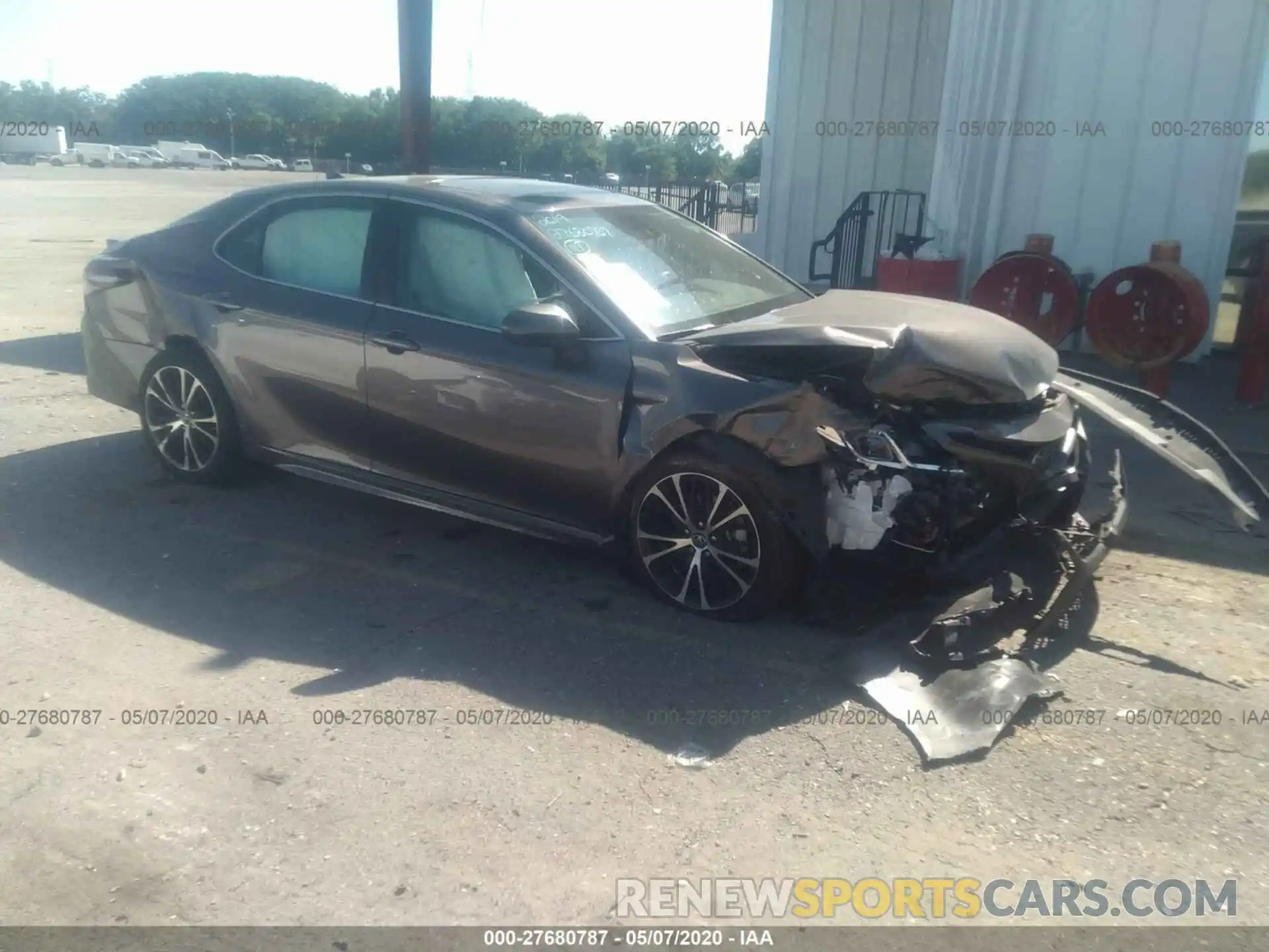 1 Photograph of a damaged car 4T1B11HK1KU184714 TOYOTA CAMRY 2019