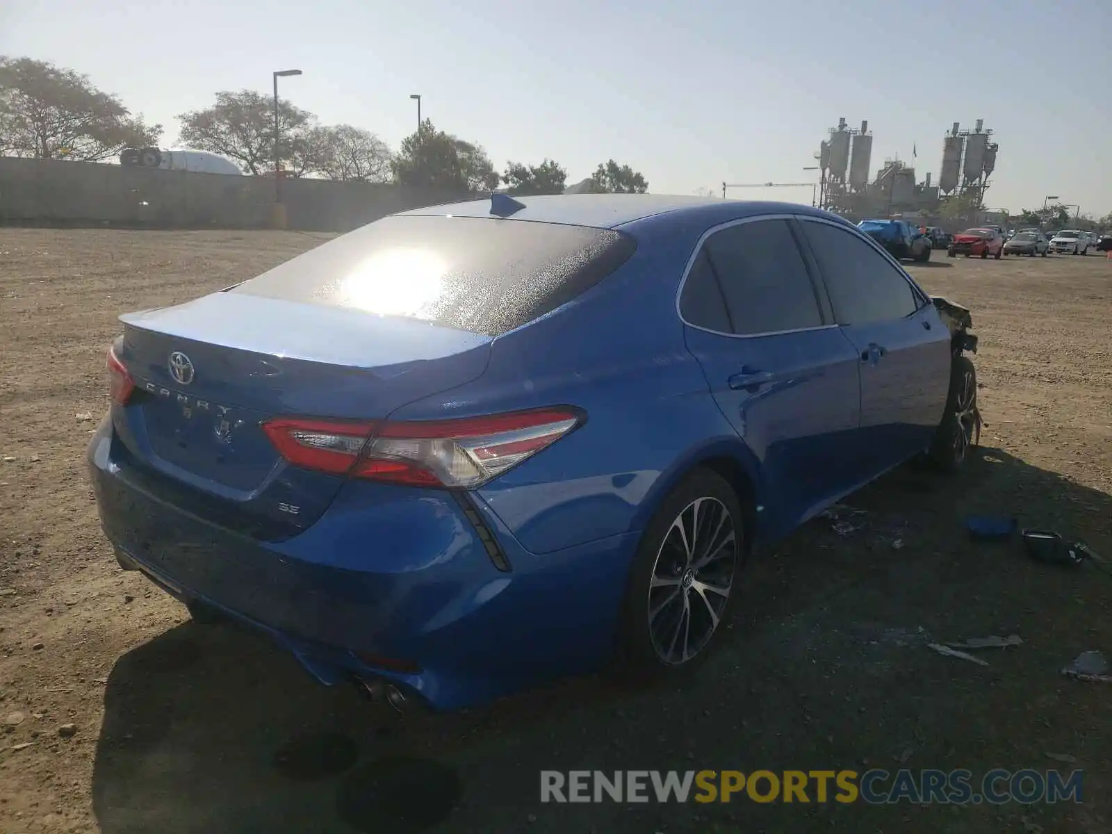 4 Photograph of a damaged car 4T1B11HK1KU189220 TOYOTA CAMRY 2019