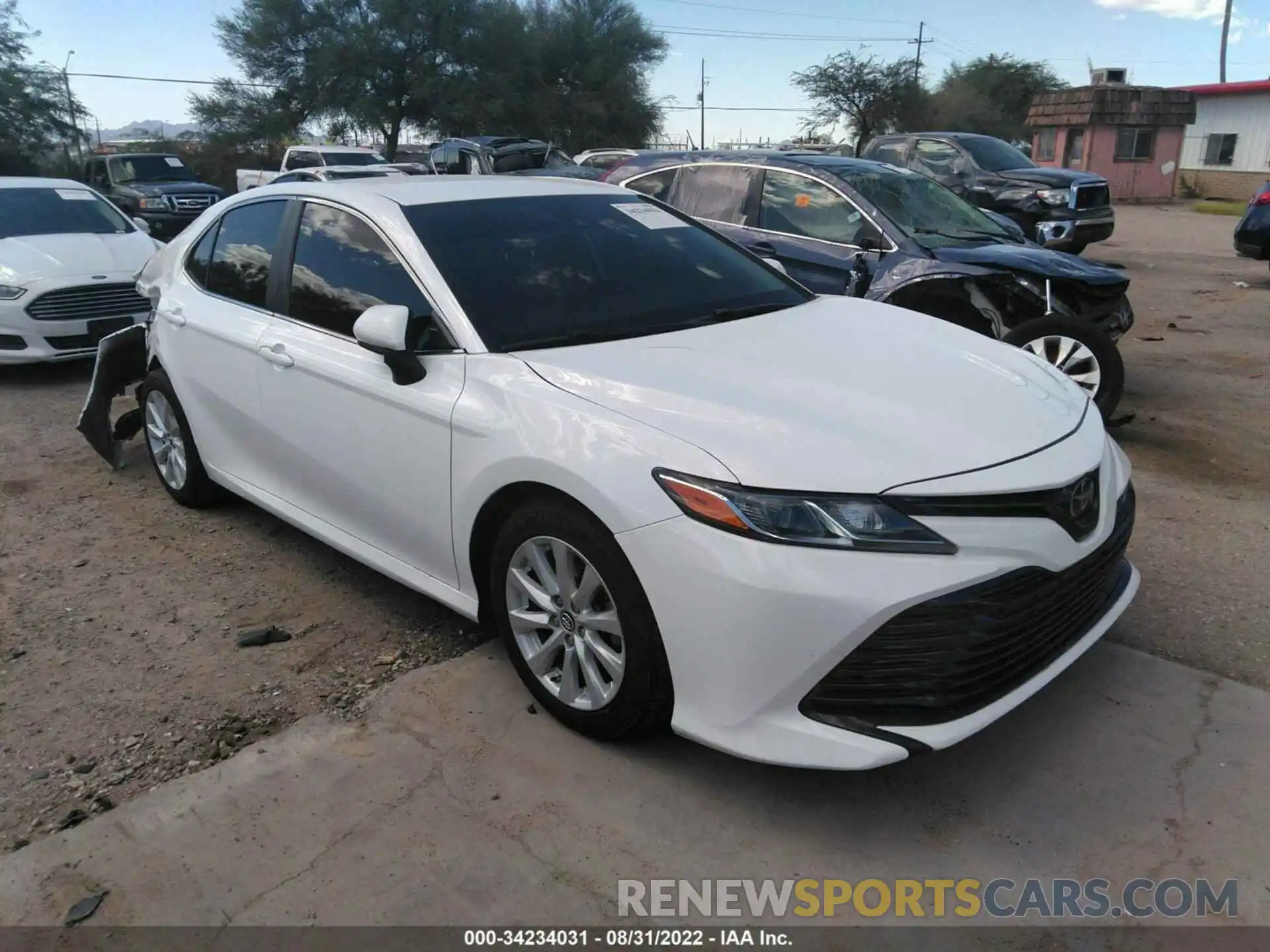 1 Photograph of a damaged car 4T1B11HK1KU195454 TOYOTA CAMRY 2019