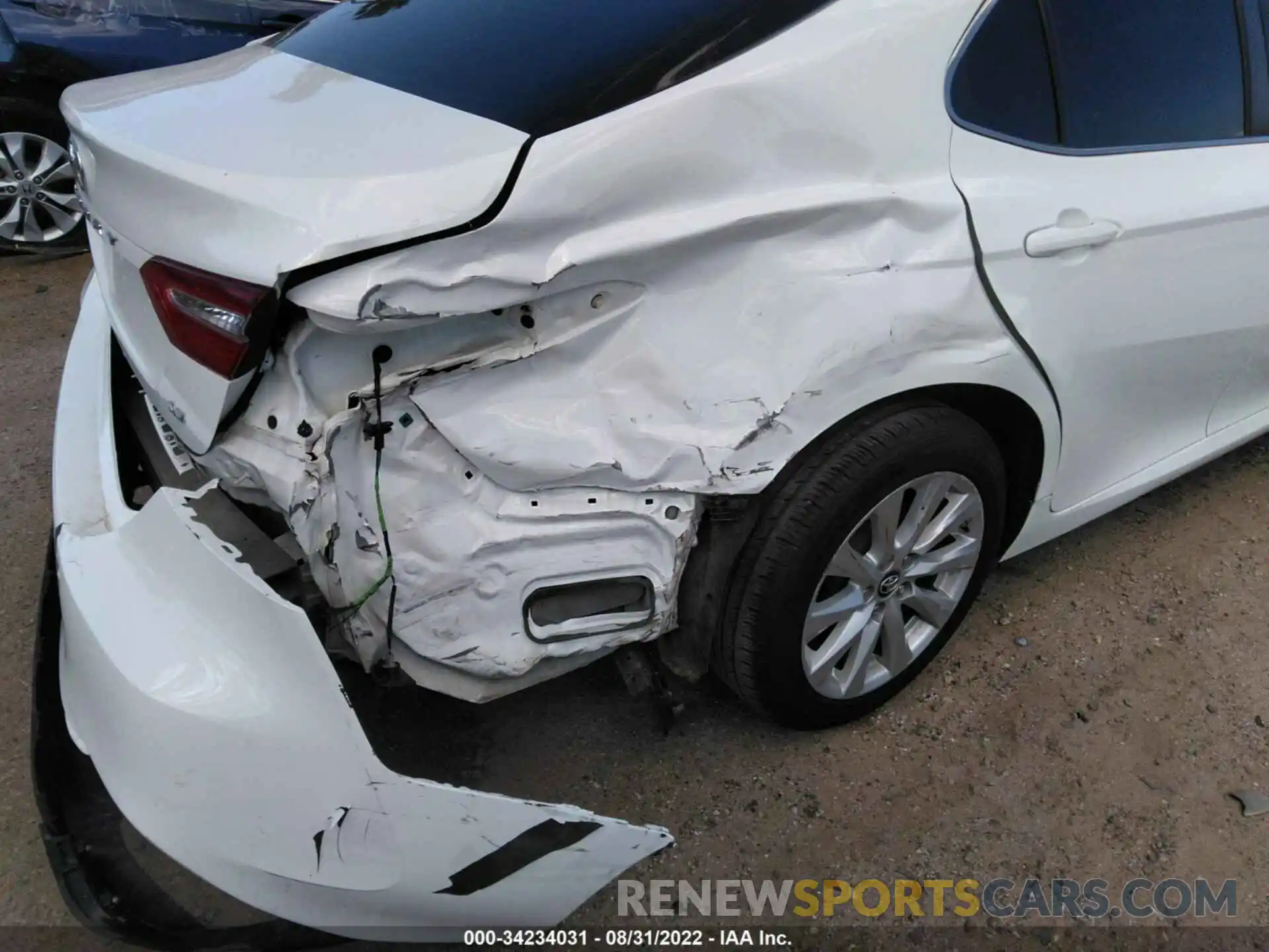 6 Photograph of a damaged car 4T1B11HK1KU195454 TOYOTA CAMRY 2019