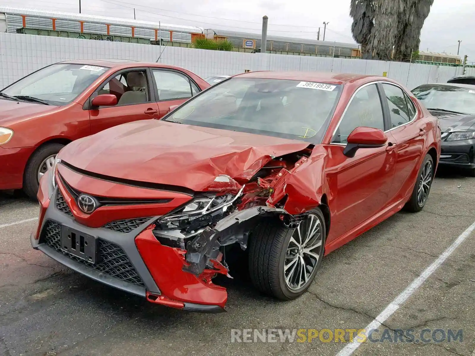 2 Photograph of a damaged car 4T1B11HK1KU195700 TOYOTA CAMRY 2019