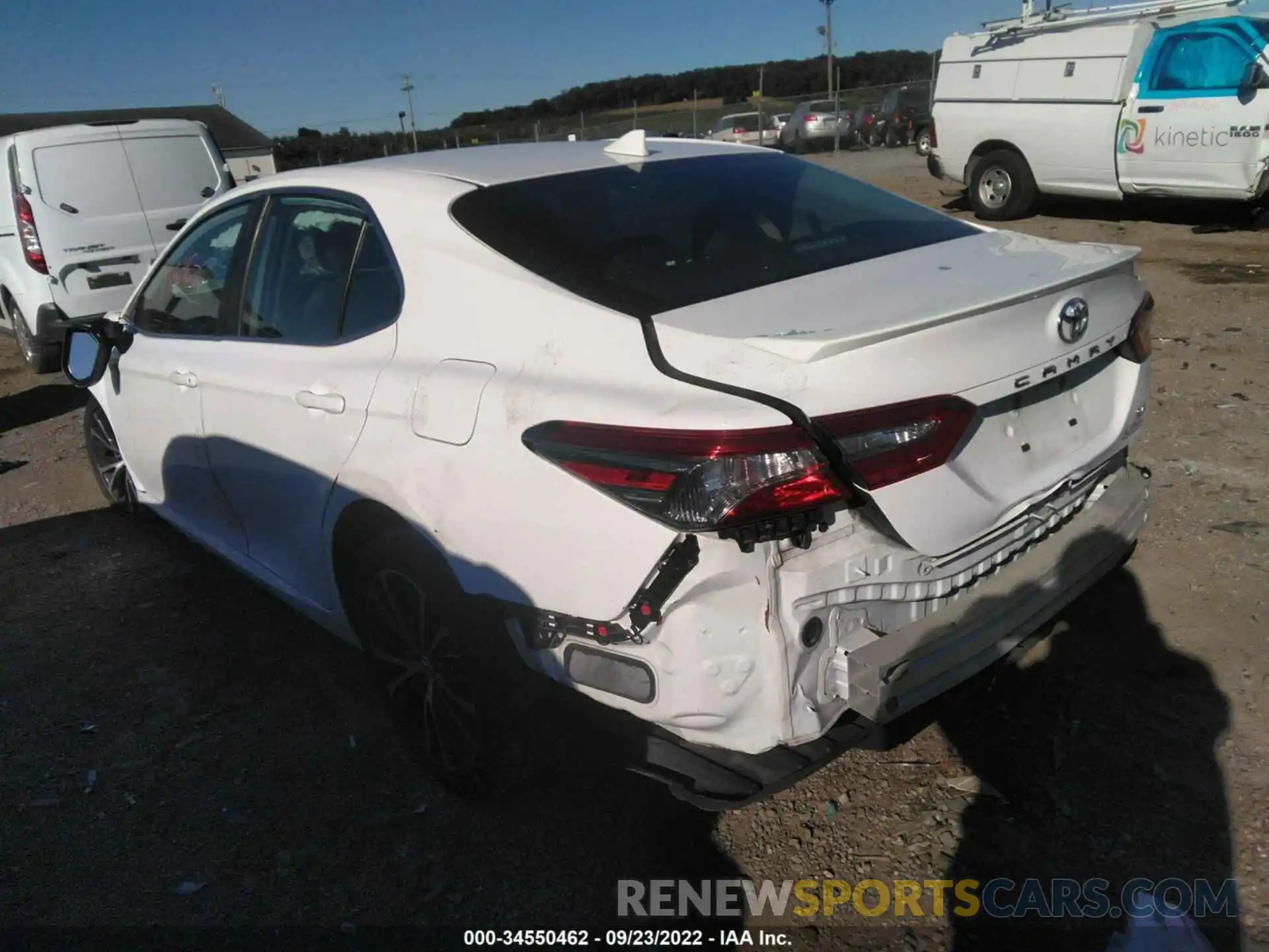 3 Photograph of a damaged car 4T1B11HK1KU195793 TOYOTA CAMRY 2019