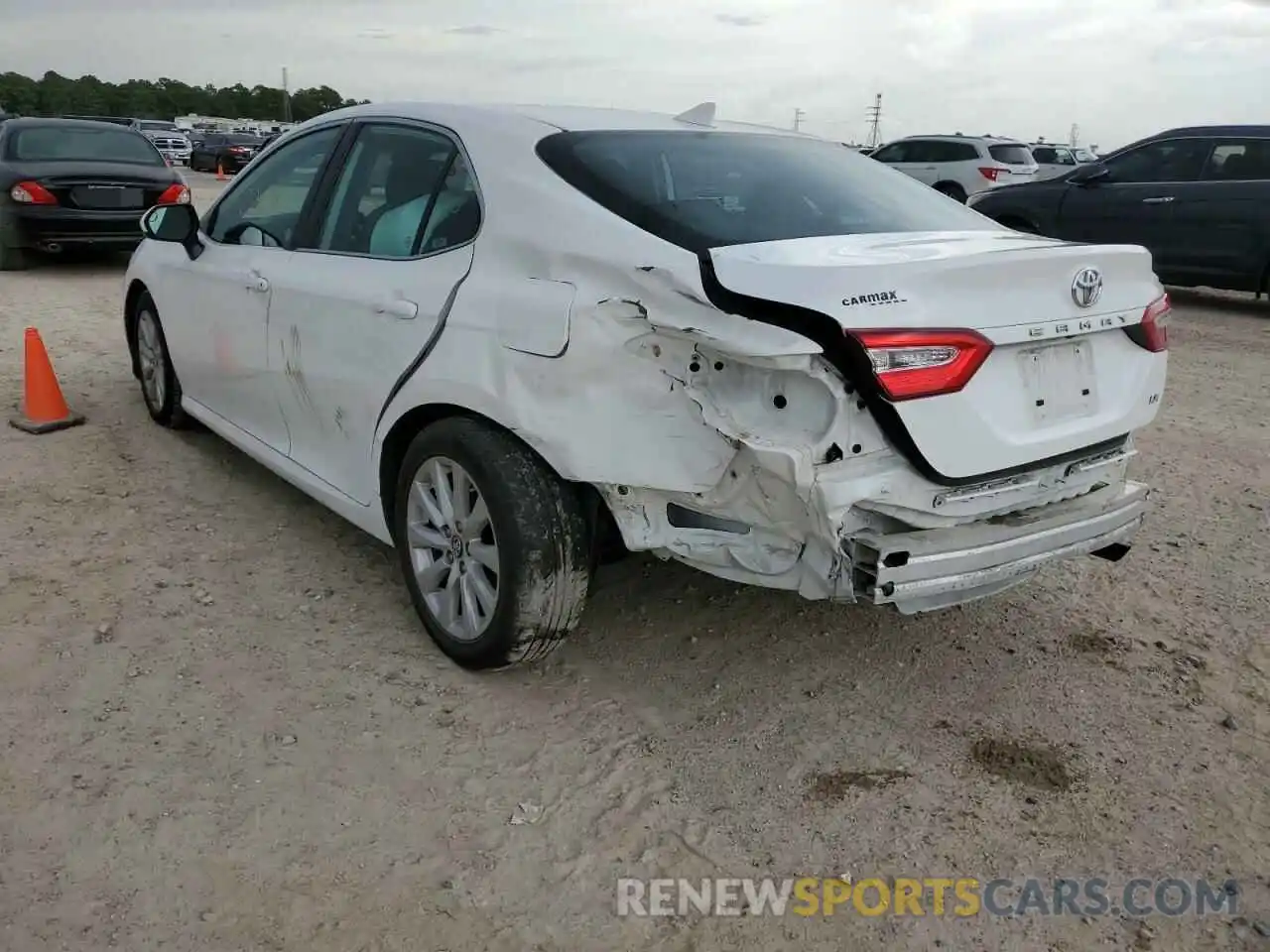 3 Photograph of a damaged car 4T1B11HK1KU196880 TOYOTA CAMRY 2019