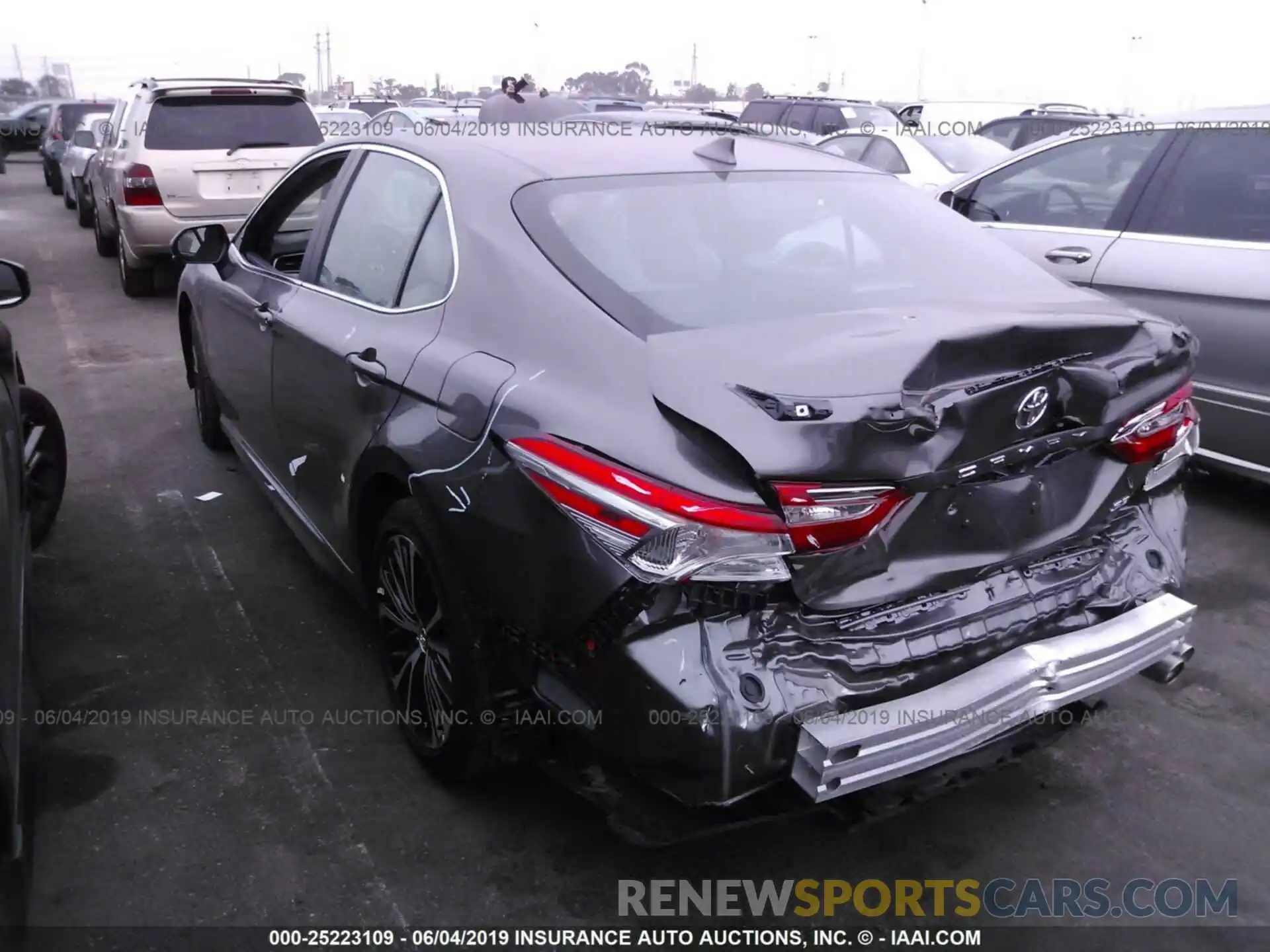 3 Photograph of a damaged car 4T1B11HK1KU199262 TOYOTA CAMRY 2019