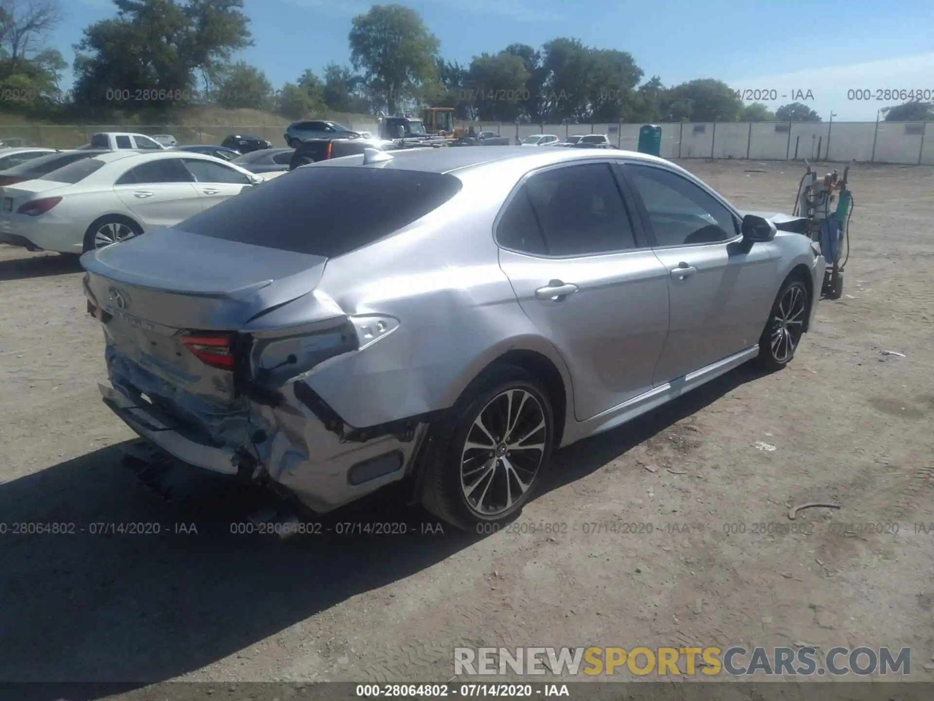 4 Photograph of a damaged car 4T1B11HK1KU199794 TOYOTA CAMRY 2019