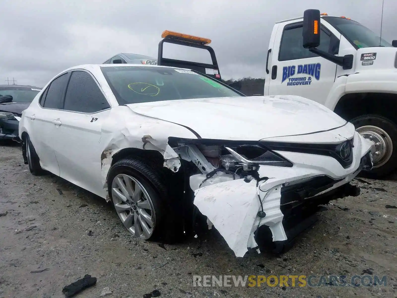 1 Photograph of a damaged car 4T1B11HK1KU201561 TOYOTA CAMRY 2019