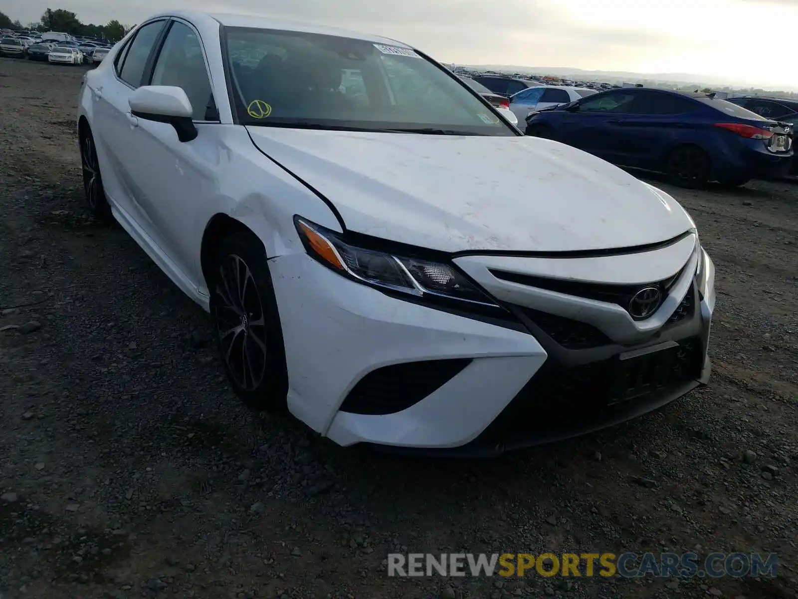 1 Photograph of a damaged car 4T1B11HK1KU206212 TOYOTA CAMRY 2019