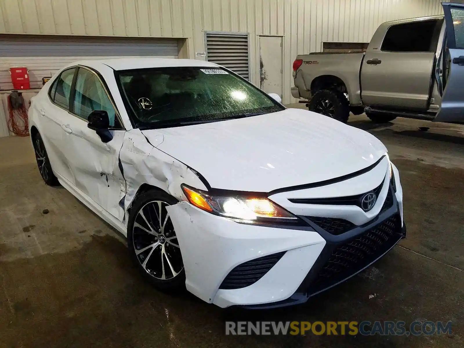 1 Photograph of a damaged car 4T1B11HK1KU206467 TOYOTA CAMRY 2019