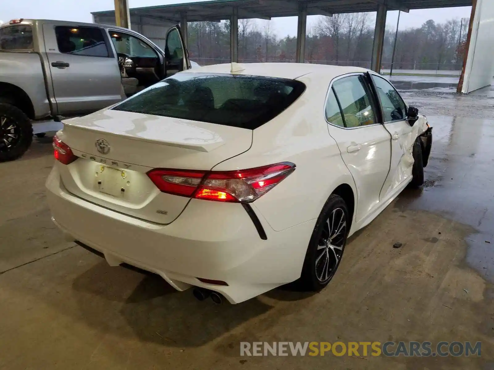 4 Photograph of a damaged car 4T1B11HK1KU206467 TOYOTA CAMRY 2019